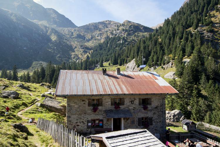 Il rifugio Bocker sopra Dorf Tirol
