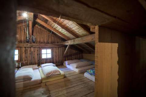 Dormitorio con materassi nella Bockerhütte